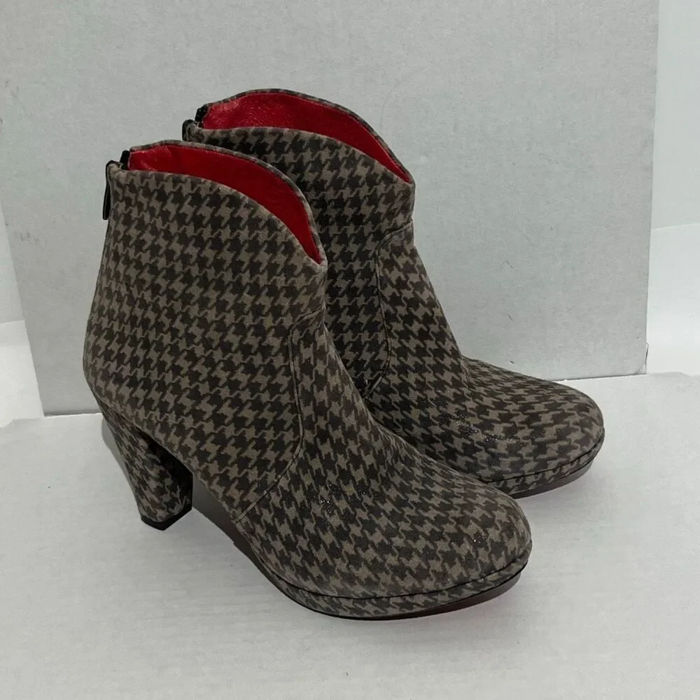 Artemis Women's Black Brown Houndstooth Pull-On Back Zip Ankle Bootie Size 37‎